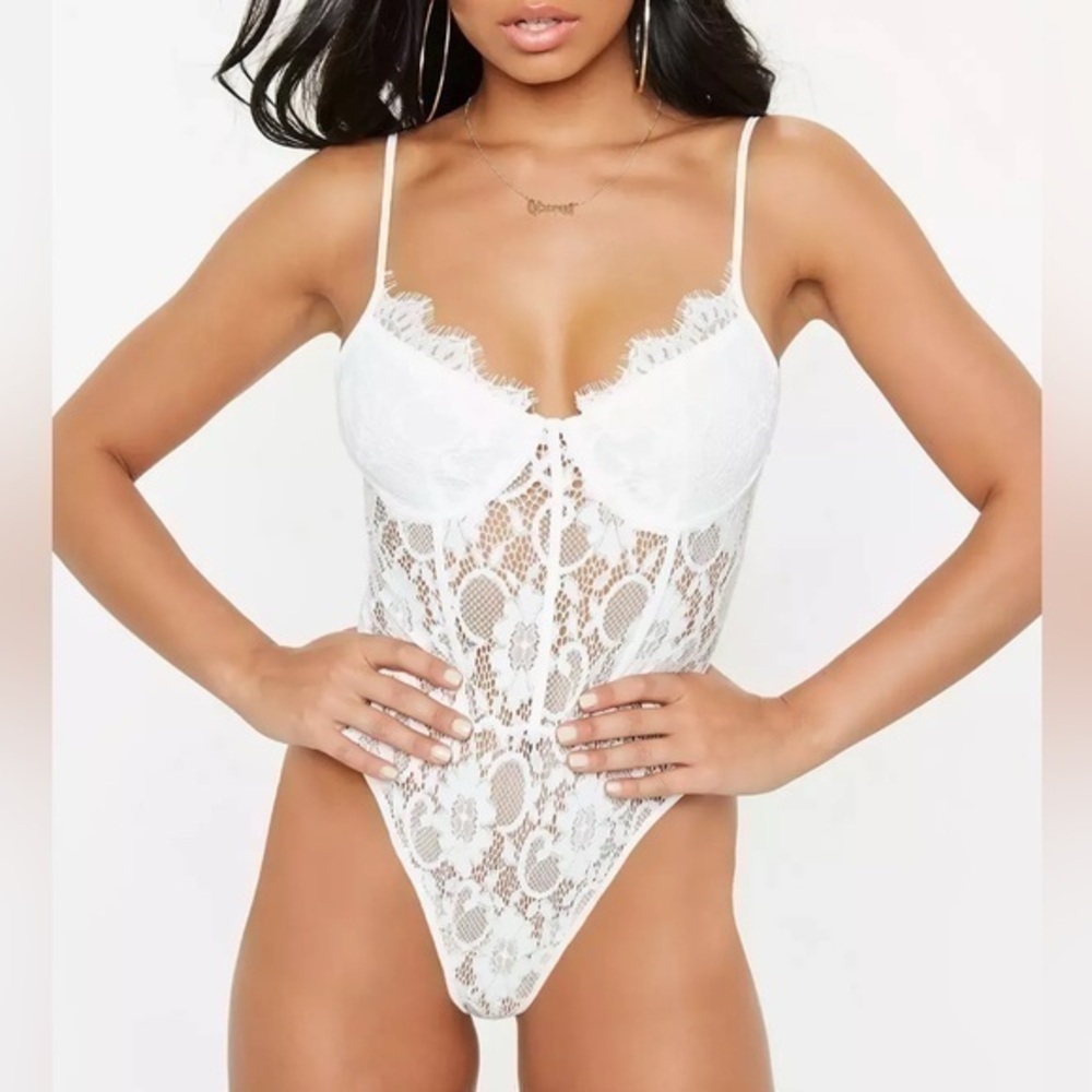 NWT Missguided Strappy Lace Cupped Panel Bodysuit Size 12